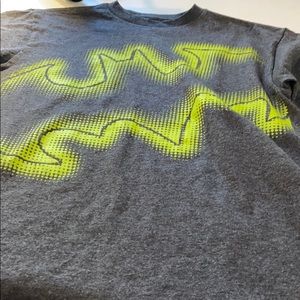 OFFICIAL BATMAN SYMBOL SHIRT